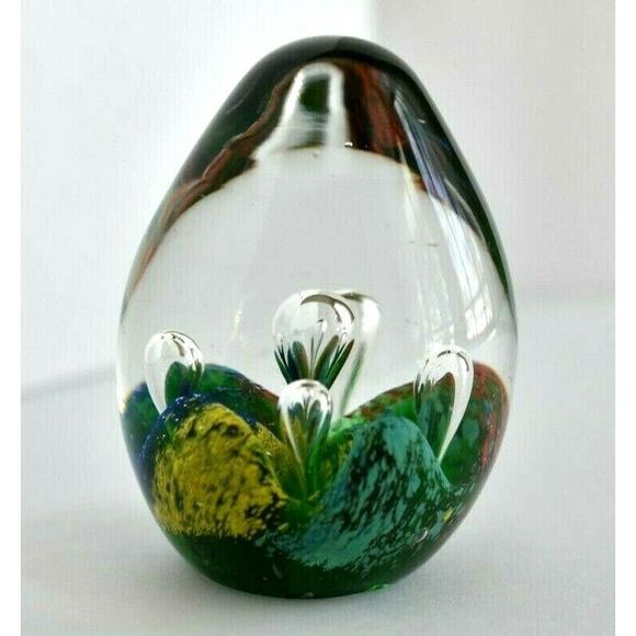 Egg Shaped Controlled Bubble Art Glass Paper Weight Green Red Crater Theme - Picture 12 of 12